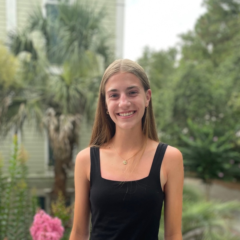 Meet your Posher, Claire